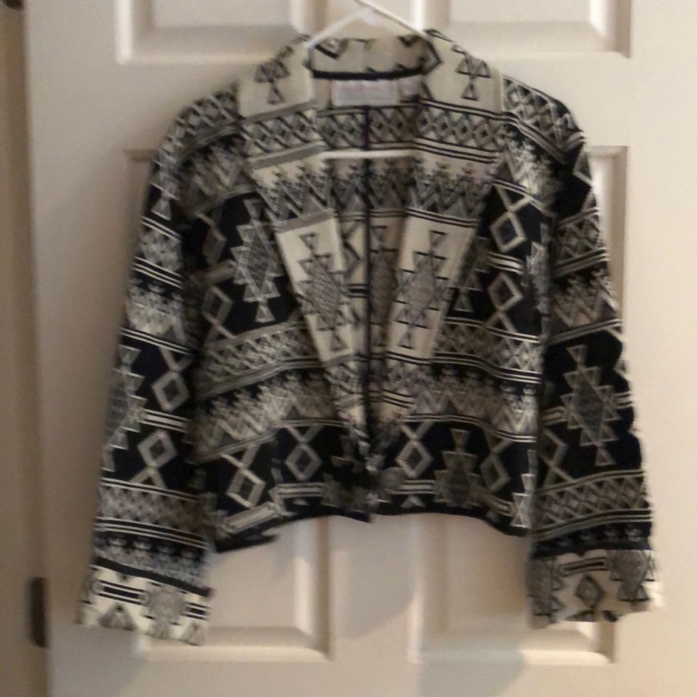 Southwestern design 100% cotton bolero jacket. Size Medium